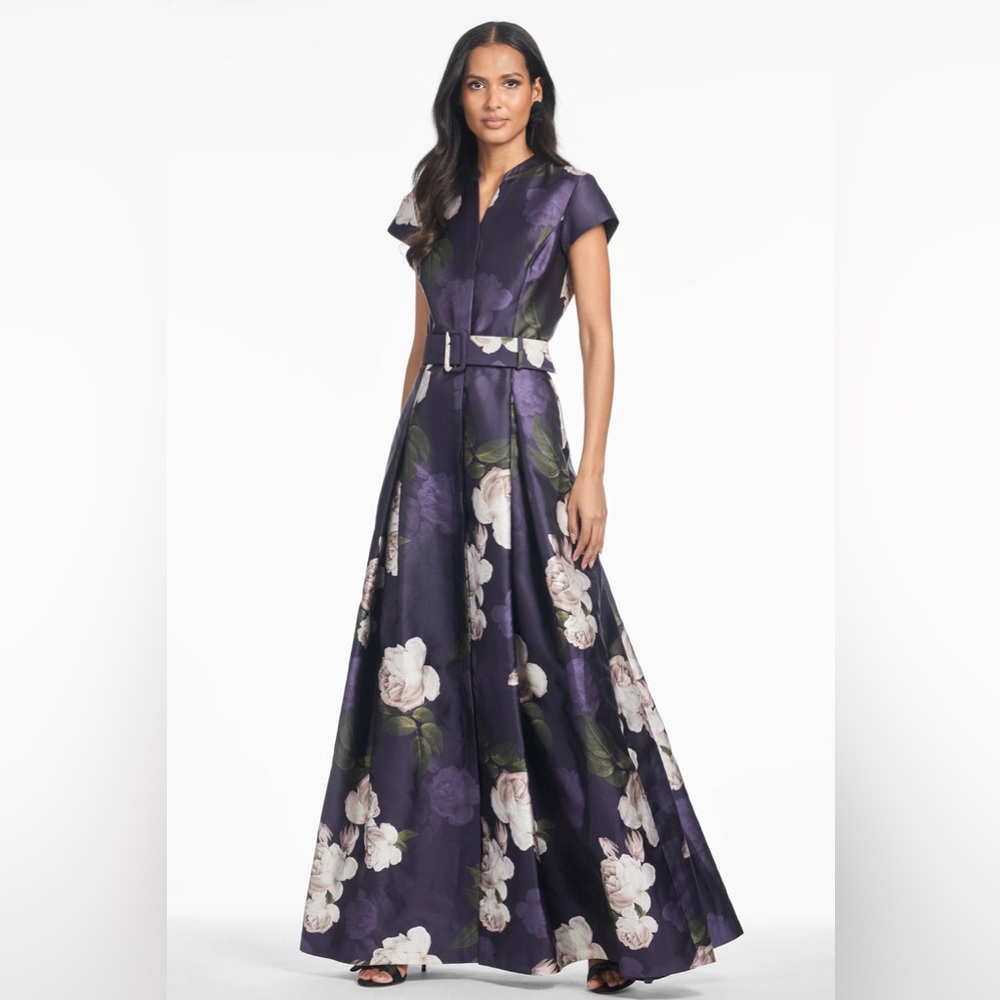 SACHIN & BABI “MARTA GOWN” TWILIGHT BLOOMS
Floral Print Mikado Short Sleeve Gown